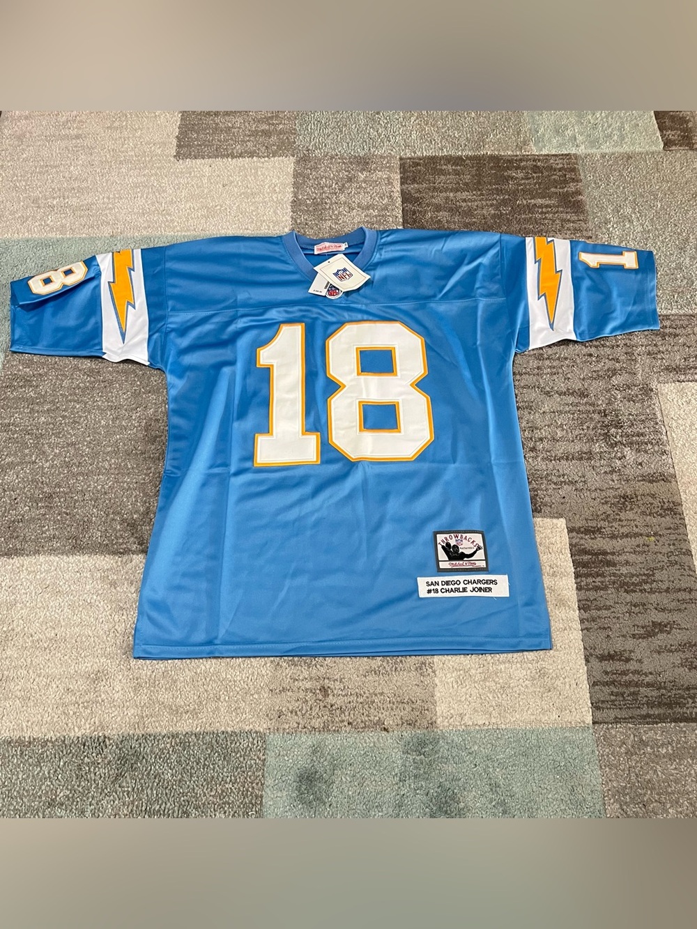 Mitchell & Ness Charlie Joiner Chargers Throwback Jersey Men’s Size 50 NWT